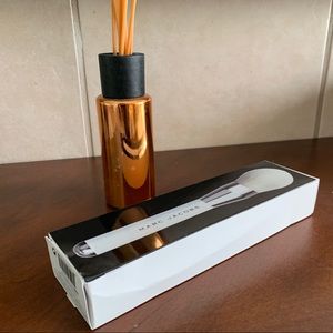 Marc Jacobs LIMITED ED white #12 The Bronzer brush